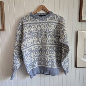 Vintage Wool Blend Blue and White Knit Patterned Sweater